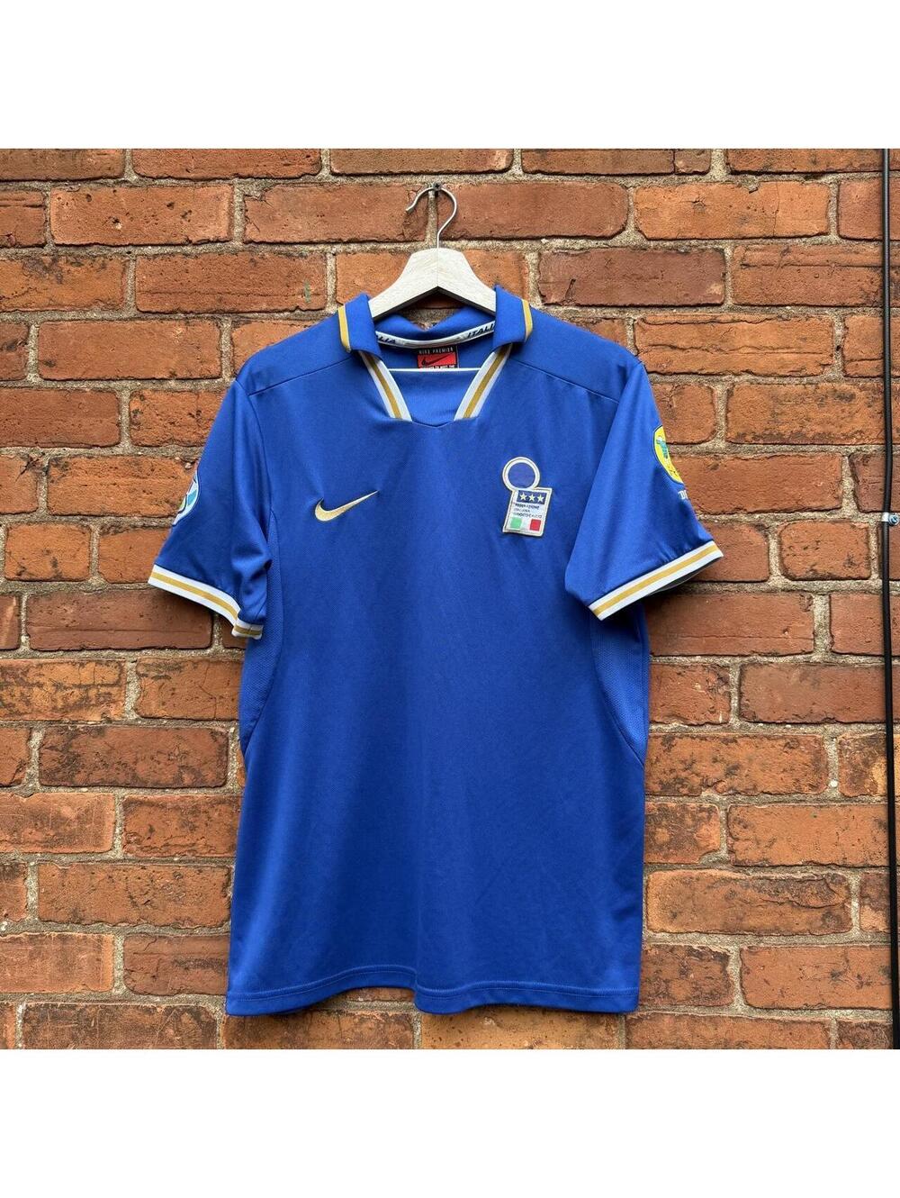 Vintage Nike Italy national soccer team jersey 90s L
